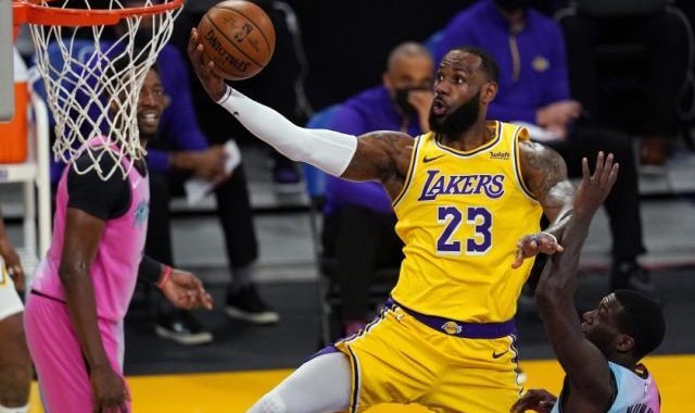 安卓版-【观察】MVP归属悬念丛生 詹姆斯该如何脱颖而出？