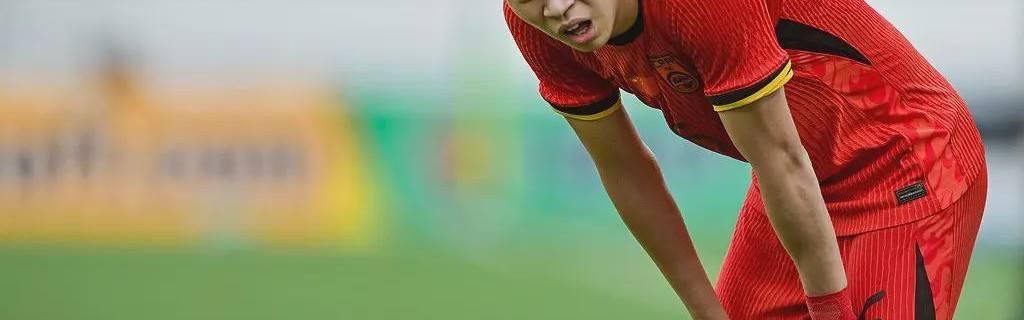 九游游戏中心-从U23亚洲杯到中超：王钰栋的“冰火两重天”，是中国足球的缩影